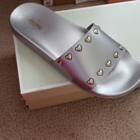 MK Zooey Slides sz 7.5 - Picture 4 of 5